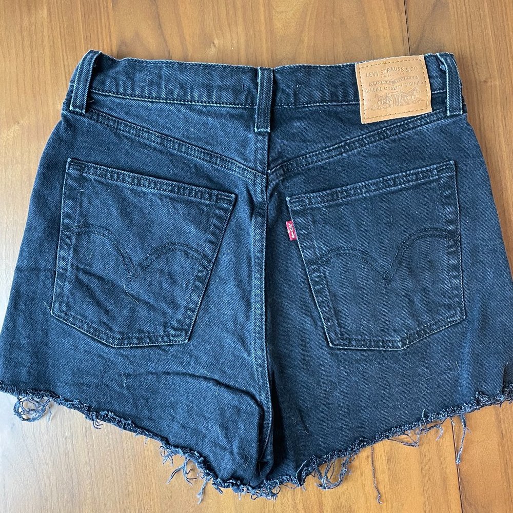 Levi's Ribcage Short in Black Bayou (size 30)